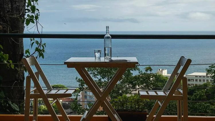 Flor do Céu: o restaurante sem carne vermelha de Tobia Messa, no alto do Vidigal